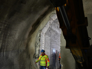 Stavba nové linky metra zaznamenala další milník, stavaři prorazili spoj 'céčka' a 'déčka'