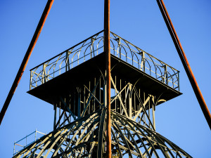 FOTOGALERIE: Hodinová věž je zpět na Průmyslovém paláci, dokončení jeho oprav se ale o rok protáhne