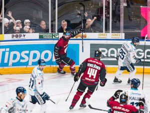 Hokejisté Sparty porazili před vyprodanou O2 arenou Vítkovice 5:1