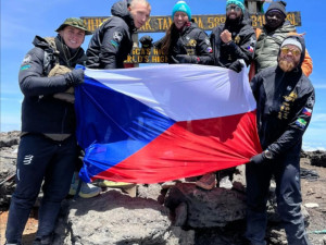 Na Kilimandžáro vyběhli za 23 hodin. Teď čeká českou expedici otužilecký výstup na Fuji