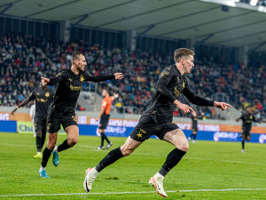Fotbalisté Slavie remizovali v Hradci 1:1