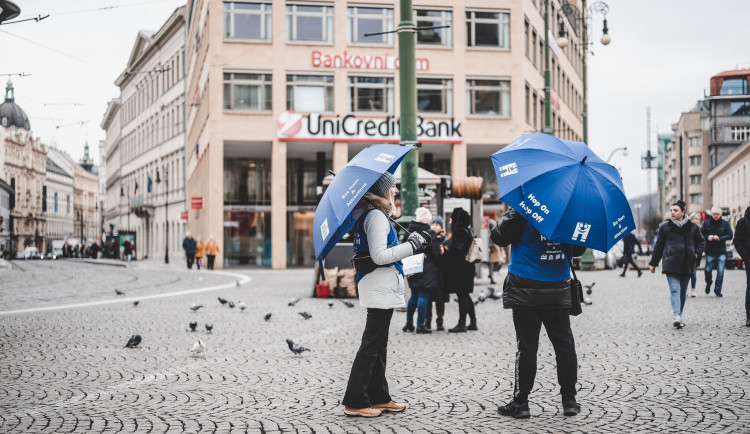 Praha chce zakázat zneužívání sbírek ke komerčnímu prodeji vstupenek, třeba na turistické autobusy