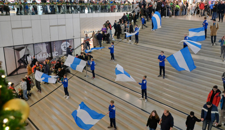 FOTO: Jedině Baník! Modrobílí obsadili obchodní centrum