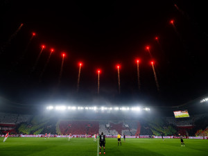 Měsíce příprav, dvacet tisíc pláštěnek, český rekord. Choreo slávistické Tribuny Sever se zapsalo do historie