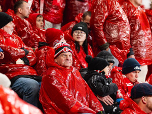 Měsíce příprav, dvacet tisíc pláštěnek, český rekord. Choreo slávistické Tribuny Sever se zapsalo do historie
