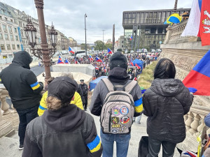 Protivládní prostest před Národním muzeem