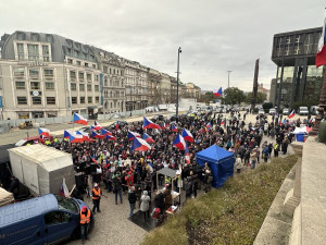 Protivládní prostest před Národním muzeem