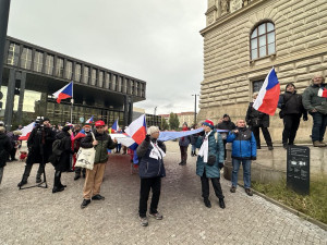 Protivládní prostest před Národním muzeem