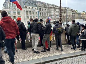 Protivládní prostest před Národním muzeem