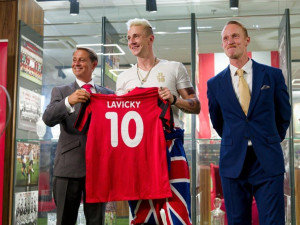 Nekorektnost jsme posunuli na další úroveň. Tvůrci pokračování Vyšehradu dotočili, premiéra bude na jaře