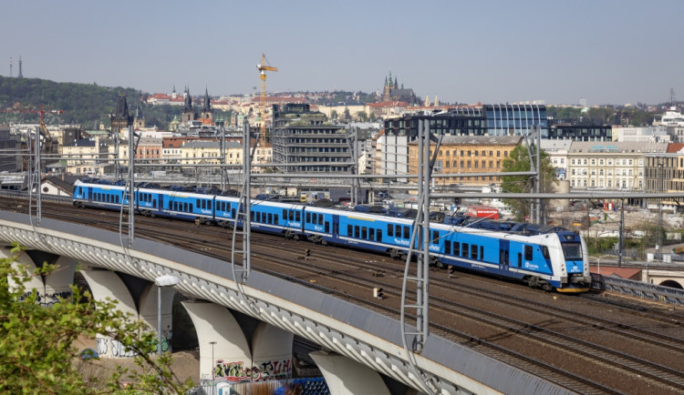 České dráhy zrušily soutěž na vlaky za miliardy kvůli pomalému rozhodování hlavního města