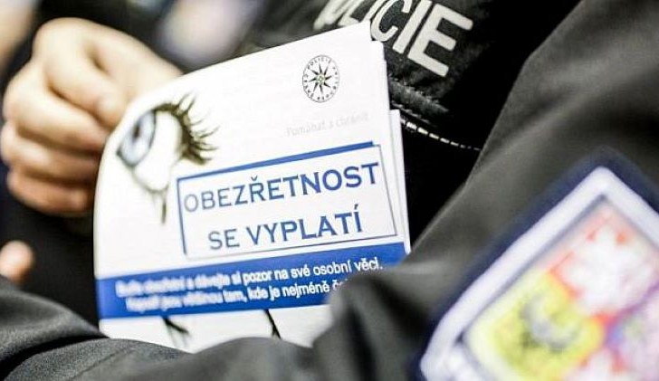 Ve Šternberku operují podvodníci, vydávají se za hluchoněmé a chtějí peníze. Volejte policii, nabádá radnice