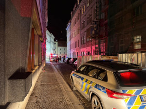 V centru Prahy uniká plyn, hasiči evakuovali stopadesát lidí ze šesti budov