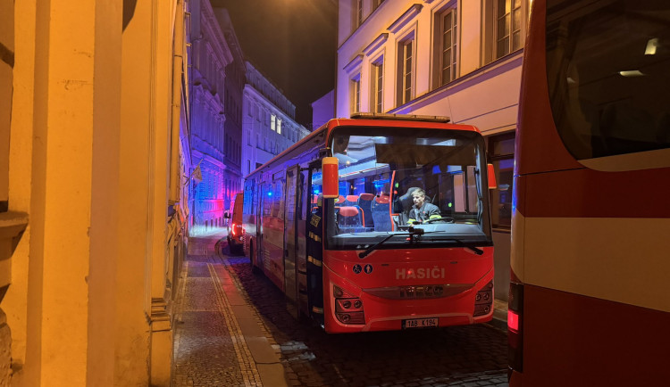 V centru Prahy uniká plyn, hasiči evakuovali lidi ze šesti budov