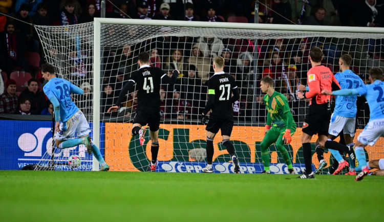 Fotbalisté Sparty remizovali s Teplicemi