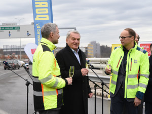 Uzavření Barrandovského mostu je u konce. Řidiče již žádné opravy omezovat nebudou