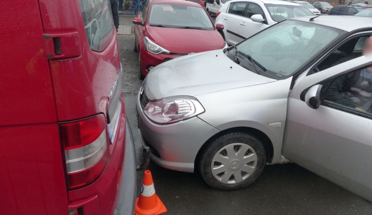 Řidič s téměř třemi promile boural ve Zlatých Horách. Další den sedl za volant opět notně opilý