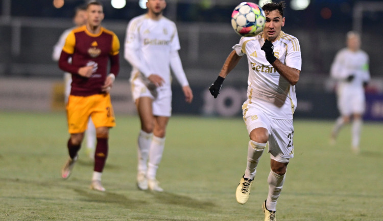 Fotbalisté Sparty překvapivě remizovali na Dukle 1:1 a pět kol po sobě