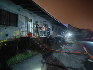 Na nákladovém nádraží hořelo v prázdné budově