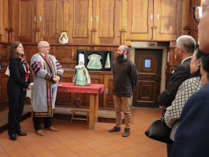 Pražské Jezulátko má nové roucho. Díky úsilí thajských vědců i přispění liberecké univerzity