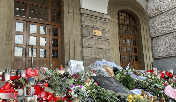 Blíží se výročí tragédie na Filozofické fakultě, v plánu je benefiční koncert i tichá pieta