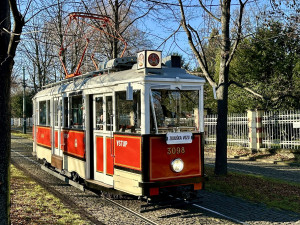 Dopravní podnik po téměř 60 letech zprovoznil historickou tramvaj mevro