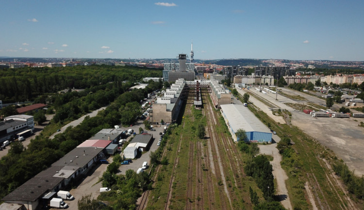 Praha chce za 1,43 miliardy koupit Nákladové nádraží Žižkov, žít tam bude moct až patnáct tisíc lidí