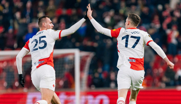 Slavia na domácím hřišti prohrála 2:1