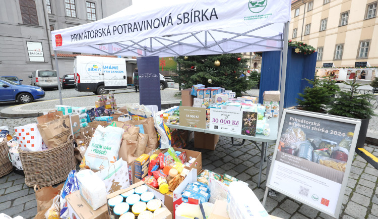 V Primátorské adventní potravinové sbírce se vybralo o 700 kilogramů více potravin než loni