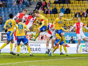 Slavia letos poprvé prohrála. Její vítěznou šňůru přerušil jedinou brankou Daniel Trubač