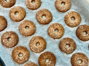 Anička peče cukroví podle 200 let starých receptů, někdy je to docela věda a bádání