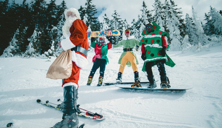 PŘEHLED: Od Santa Clause k Dědu Mrázovi. Jak slaví Vánoce ve světě?