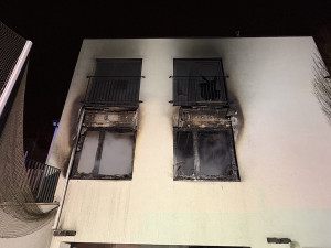 VIDEO: Od prskavky vyhořel v Praze celý rodinný dům, škoda je v milionech