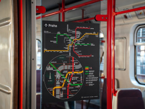 Praha vymění ve všech vozech metra současné cedule se schématy linek