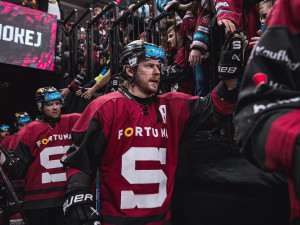 Sparta prohrála na domácím ledě s Karlovými Vary. Po páté v řadě