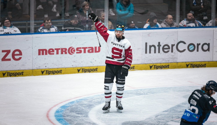 Hokejisté Sparty prodloužili vítěznou sérii s Plzní, rozhodl Sobotka