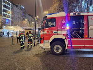 Oslavy příchodu Nového roku zatím v Praze probíhají klidně, hasiči řešili jen menší požáry