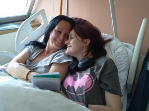 Věnovala se nemocným seniorům, teď sama potřebuje pomoci. Eva bojuje s agresivním nádorem na mozku