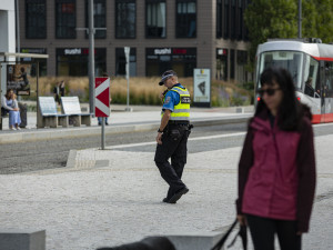 Pražské strážníky město hledá těžko, nepomáhá ani náborový příspěvek