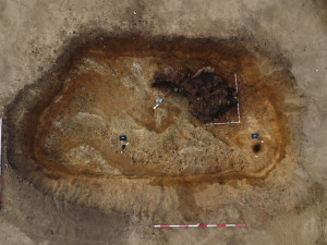 Další archeologický nález. V trase dostavby Pražského okruhu našli hrob bojovníka