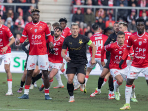 Slavia potvrdila nejsilnější defenzivu v lize a z Pardubic přivezla výhru 2:0