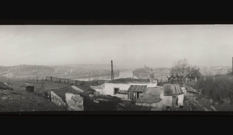 Jednoruký Sudek fotografoval ve 20. letech pražské periferie. Jeho dílo je nyní vystaveno v rámci výstavy Periferie