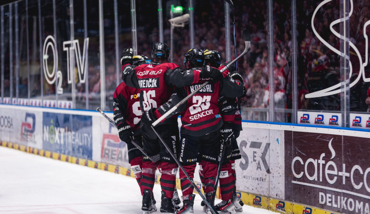 Hokejisté Sparty přehráli Pardubice 5:3, Dynamo porazili počtvrté v sezoně