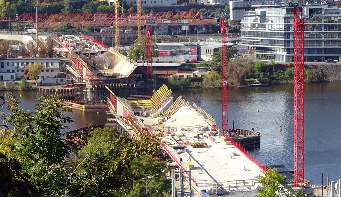 Výstavba Dvoreckého mostu