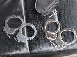 Muž platil ženě za sex falešnými bankovkami. Podvod odhalil její partner, když vyrazil s penězi do směnárny