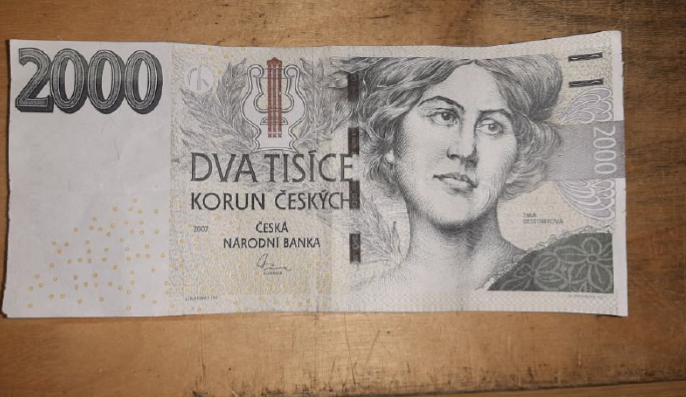 Falešná dvoutisícovka