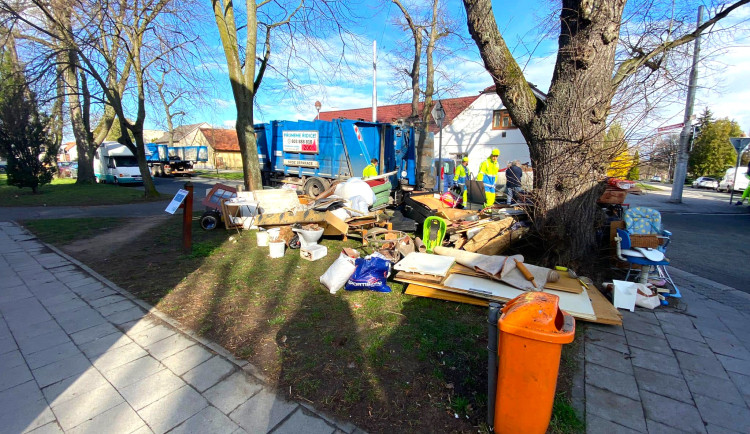 Jarní svozy odpadů se v Hradci Králové blíží, zbavte se nepořádku snadno a zdarma