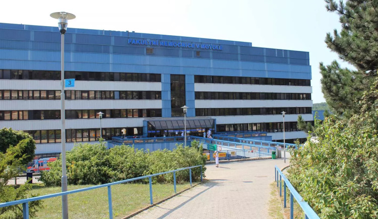 Zakázky v Motole. Kromě exředitele Ludvíka je ve vazbě také šéf ČSU Jansta