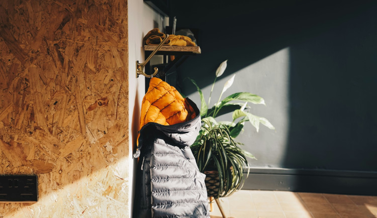 Módní péřové bundy dámské - ideální na začátek jara!