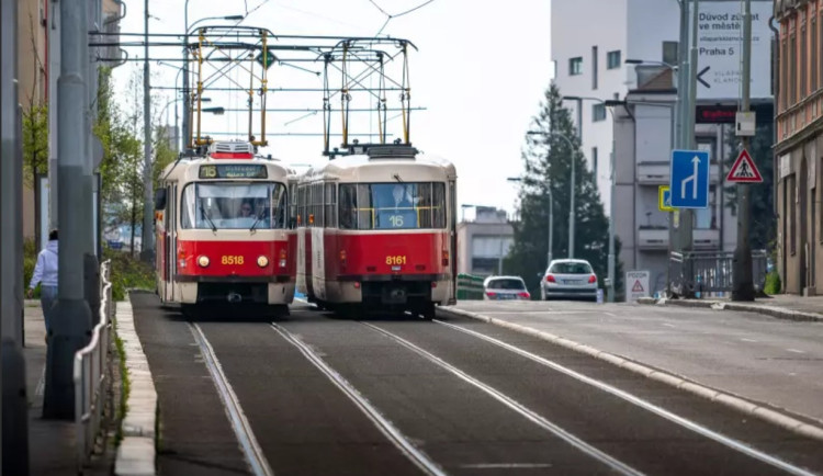 KOMENTÁŘ: Křičící nenávistný řidič tramvaje: Vy jste překvapeni?